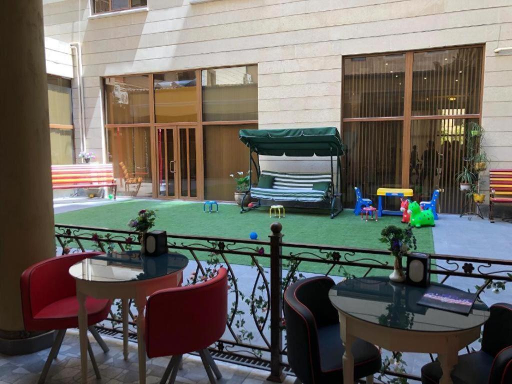 California Boutique Hotel Ереван Екстериор снимка